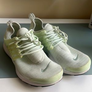 Nike Prestos size 8